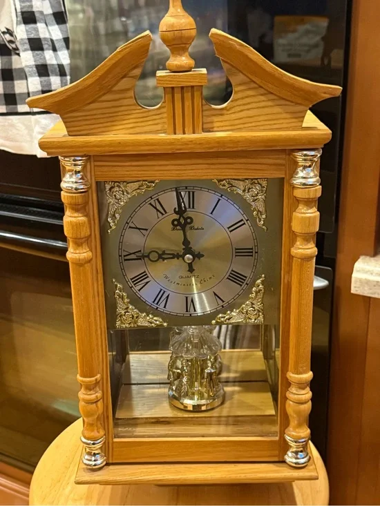 Vintage Daniel Dakota Quartz Mantle Wall clock