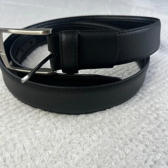 Nordstrom Mens Shop Black Saffiano Leather Belt Silver Buckle 40 NO133602MN