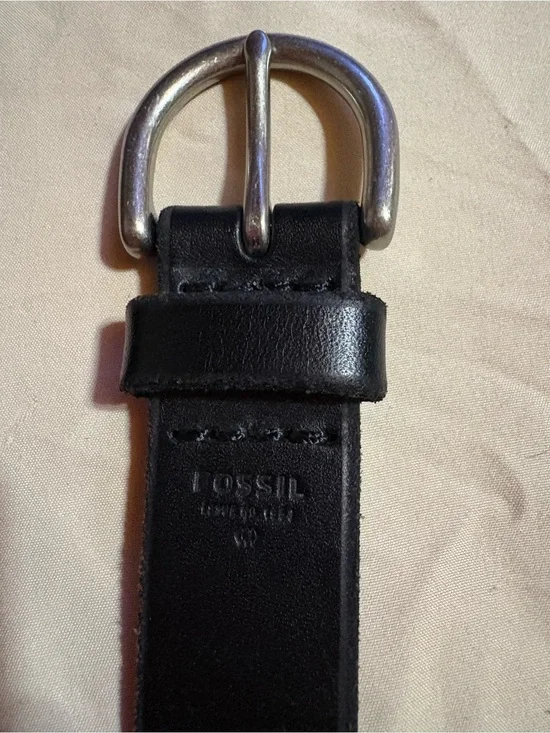 Fossil Black Leather Men's Belt with Silver Buckle