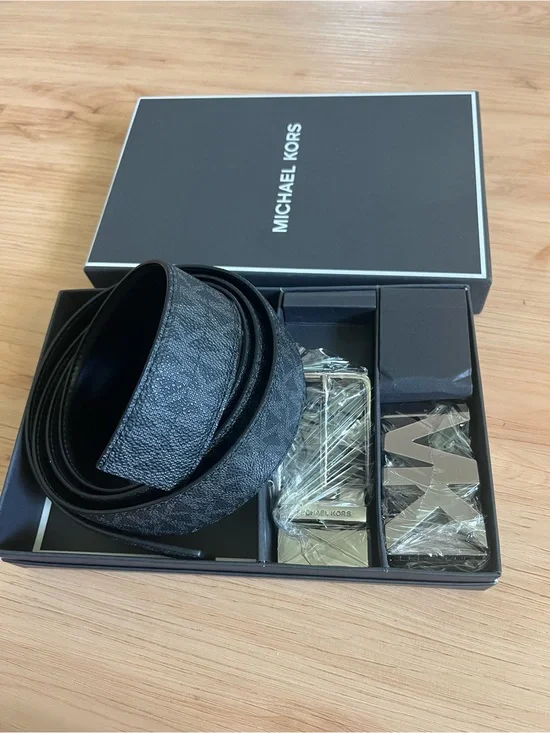 Michael Kors 4-In-1 Logo Belt Box Set