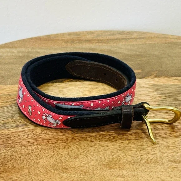 Vineyard Vines Mens Surcingle Belt 30 Red Blue Crab Critter Print Made in USA