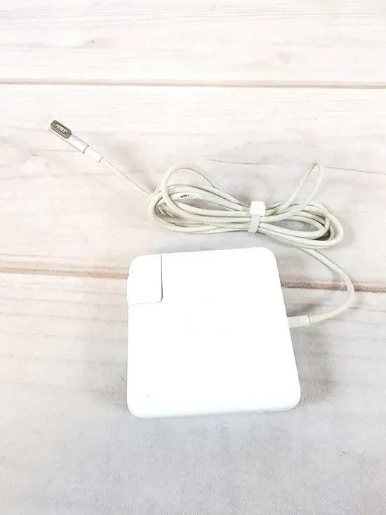 Apple Authentic 85 W MagSafe 1 Power Adapter Charger A1343 MACBOOK L connector