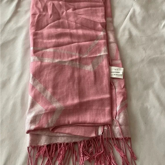 NWT! Dallas Cowboys NFL Pink Scarf with Fringe, OS