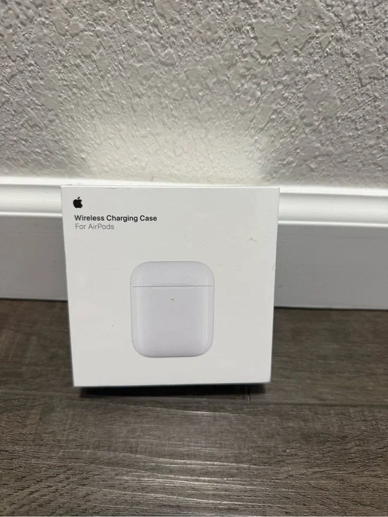 SEALED Apple Wireless Charging Case A1938 for AirPods 1st & 2nd Gen - White New