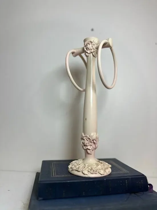 Vintage Shabby Chic Freestanding Countertop Double Ring Guest Towel Holder