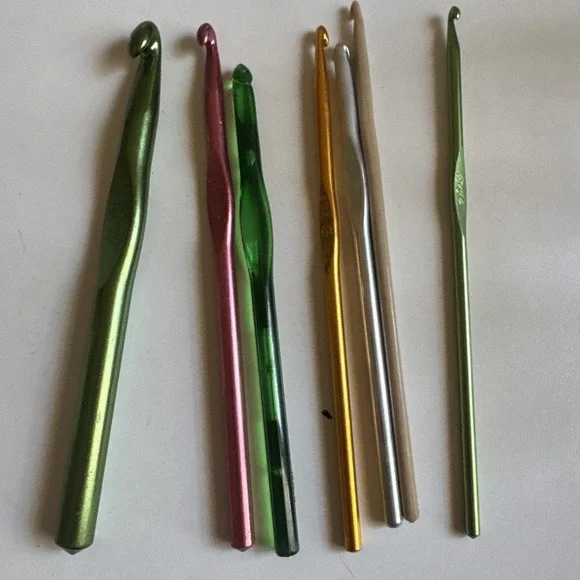 Boye Aluminum Crochet Hooks F, G, J, K, N, 6, &Couple Plastic Made In USA Lot 7