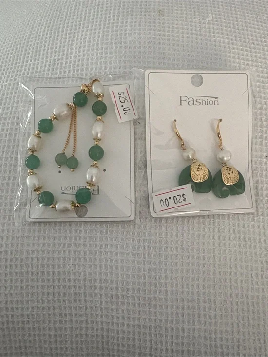 Green and Pearl Bead Bracelet and Earring Set