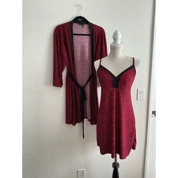Marilyn Monroe Intimates Sleepwear Set L Red Black Heart Print Robe Chemise