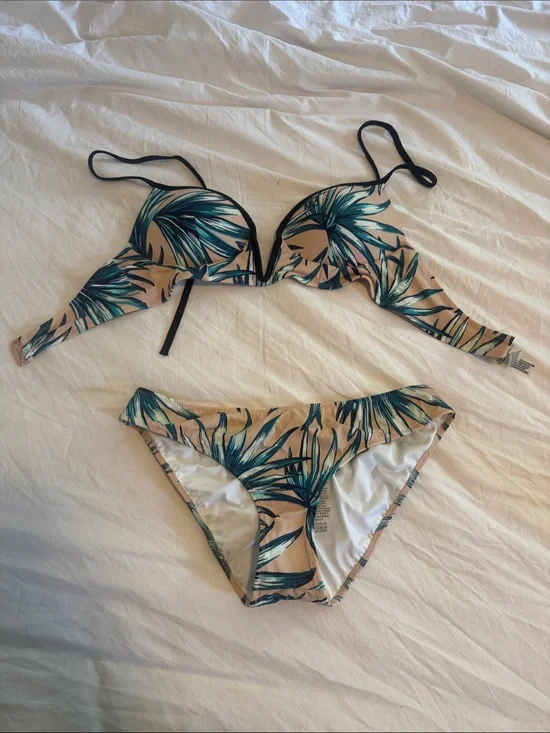 PINK Victoria's Secret Teal Palm Print Bikini - Beige Base size Medium