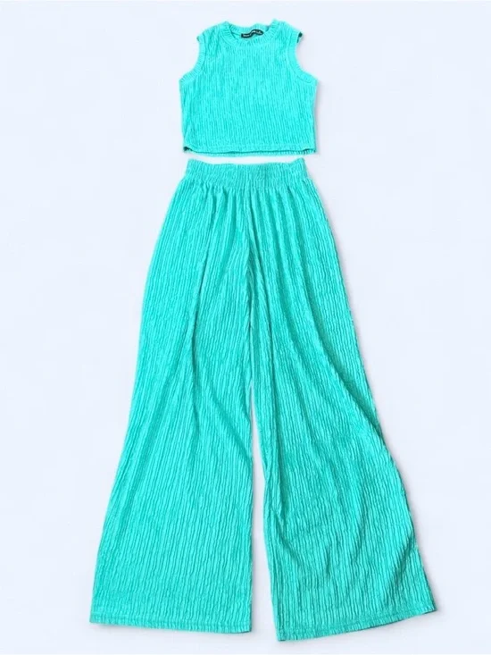 Amazon Turquoise Two-Piece Tank Top and Wide-Leg Pants Set