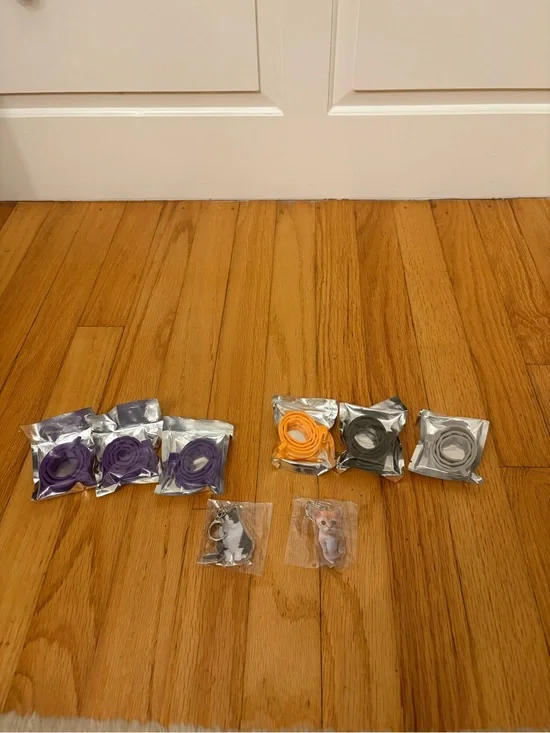 New 6 Cat Calming Collars + 2 Kitty Cat Keychains OS Purple Gray
