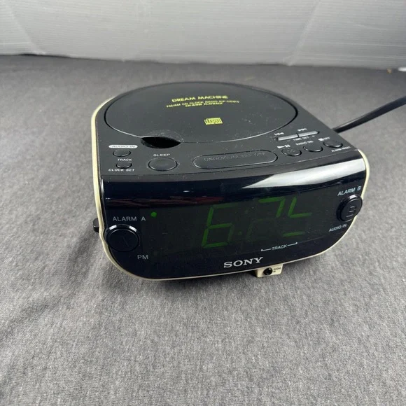 Sony Dream Machine ICF-CD815 CD Clock Radio FM AM Dual Alarm Green LED Black