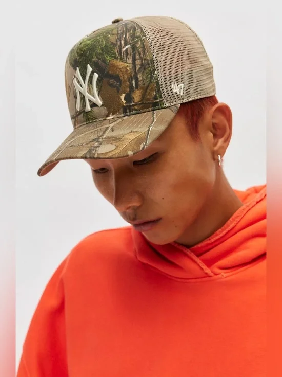 ’47 Brand MLB New York Yankees Camo Hitch Trucker Hat Snapback Baseball Cap.