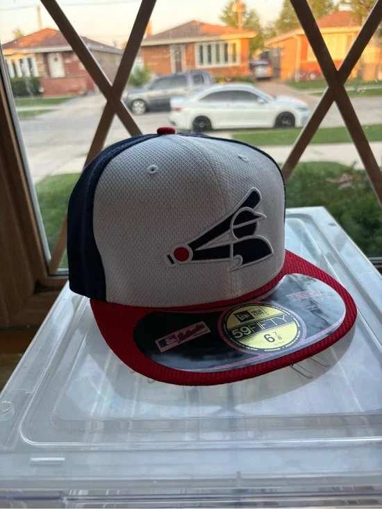 New Era White, Navy & Red Montreal Expos Logo 59FIFTY Fitted Cap