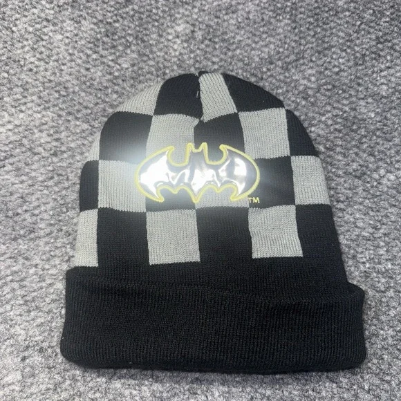 DC Comics Men's Batman Knit Beanie Hat Checkered Reflective Patch Logo black
