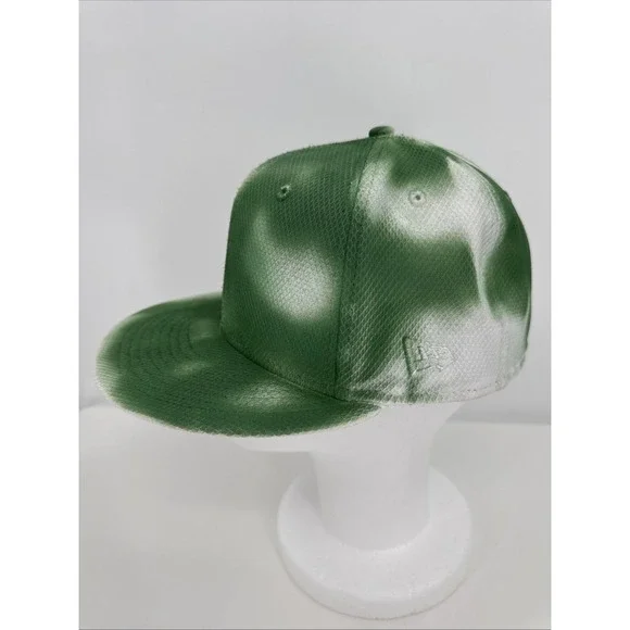 New Era Custom 59FIFTY fitted hat in kelly green with‎ white spray paint details
