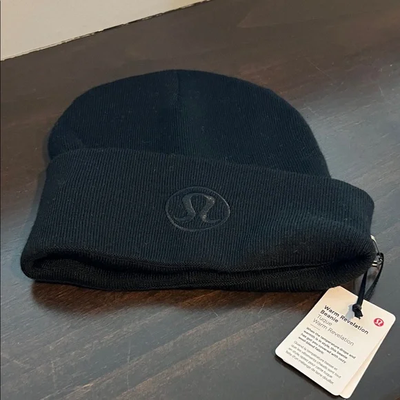 NWT 🍋 lululemon athletica Black Fold-Over Logo Beanie