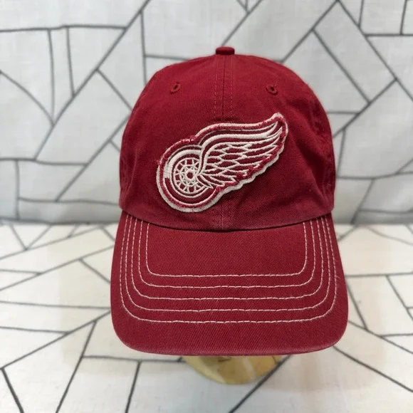 '47 Twins Detroit Red Wings Hat Small Red NHL Franchise Fitted Cap