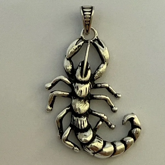 🦂925 Silver scorpion pendant for scorpio horoscope sign