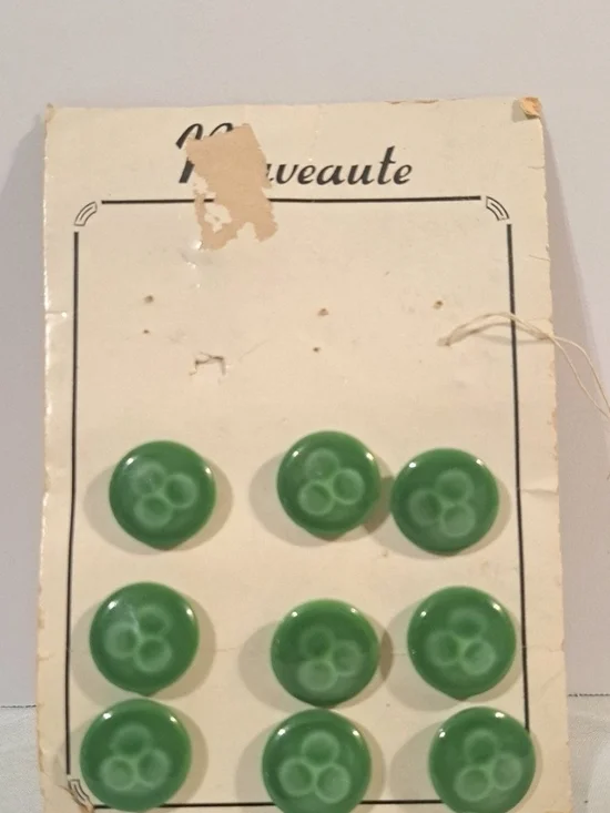 Green Round Vintage-Style Men’s Button Set - Unbranded