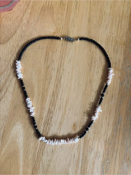 Vintage Surfer Hawaiian Puka Shell Necklace