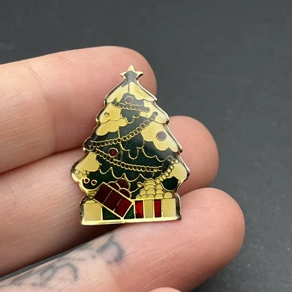 Christmas Tree Presents Gifts Holiday Lapel Hat‎ Pin