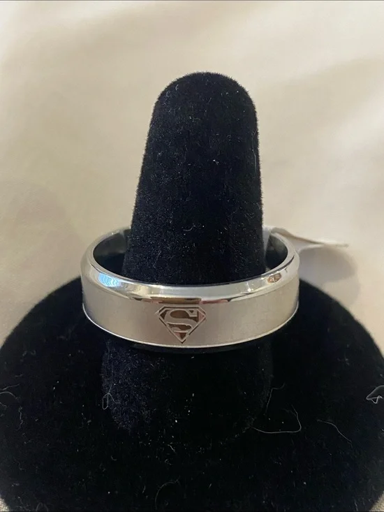 DC Comics Men's Stainless Steel Ring with Superman Shield - Silver