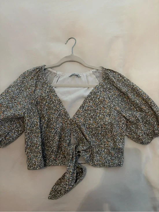 Abercrombie Floral Tie-Front Crop Top & Shorts Set - White/Olive