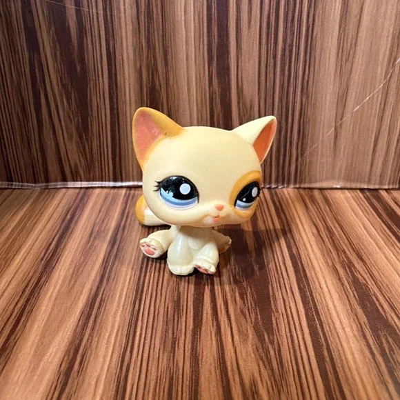 Authentic Littlest Pet Shop LPS #1521 Cream Orange Shorthair Cat Blue Eye Hasbro