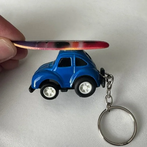 Cannon Beach‎ Oregon Blue Beetle Bug Style Car Keychain with Surfboard Souvenir