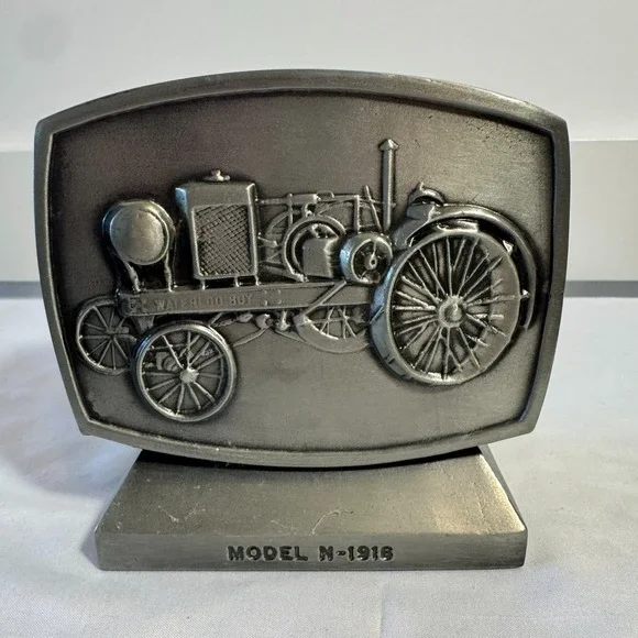 1980 John Deere Employees Credit Union Coin Bank Model N-1916 Tractor Piggy Bank