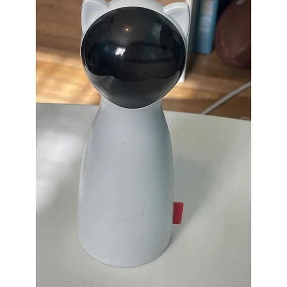M01 LASER LIGHT CAT/DOG TOY -‎  Takes 4 Double AA Batteries