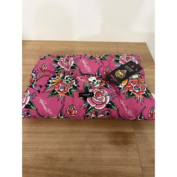 Ed Hardy Pet Crate Mat Small 24x16 Pink Skull Rose Swallow Plush Dog Bed NWT