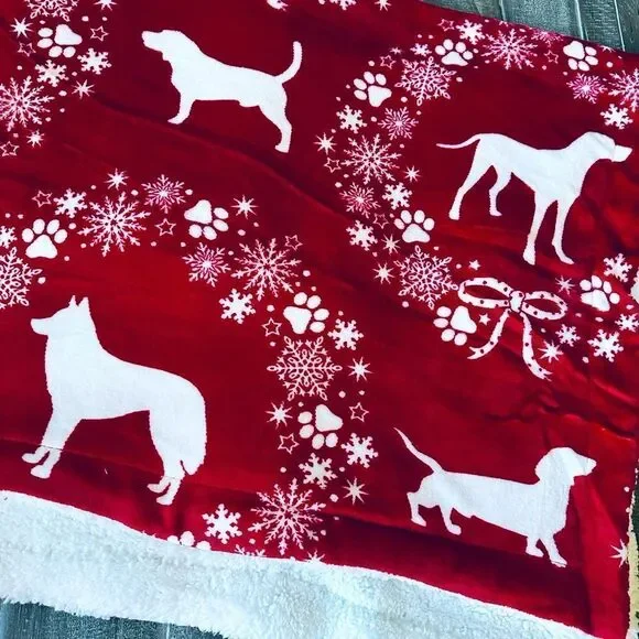 Christmas Dogs Snowflake Wreath Plush Sherpa Pet Throw Blanket