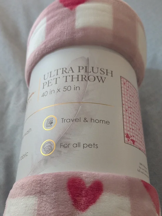 Ultra Plush Pet Throw Blanket - Pink Heart Pattern