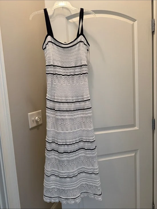 Abercrombie white & Black Striped Knit Midi Dress - Classic Summer Style , L,EUC