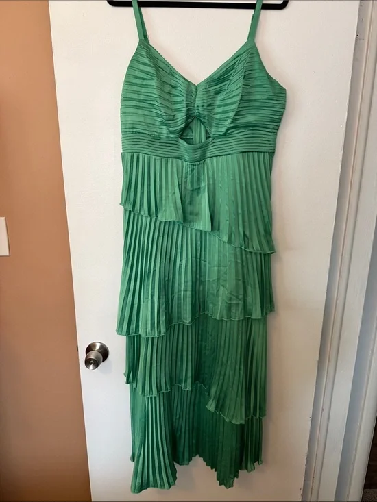 Abercrombie & Fitch Green Tiered Pleated Spaghetti Strap Dress