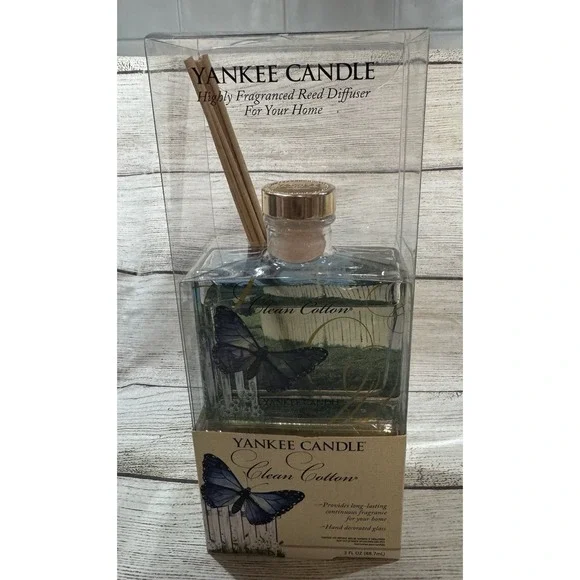 NIB Yankee Candle 3 oz Reed Diffuser Clean Cotton Hand Decorated Glass NEW