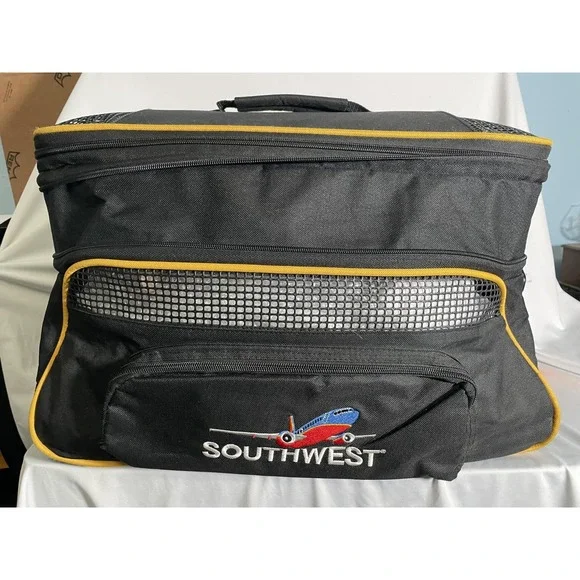Southwest Airlines Approved Pet Carrier Vented 19x12x12 w/ Document Pouch