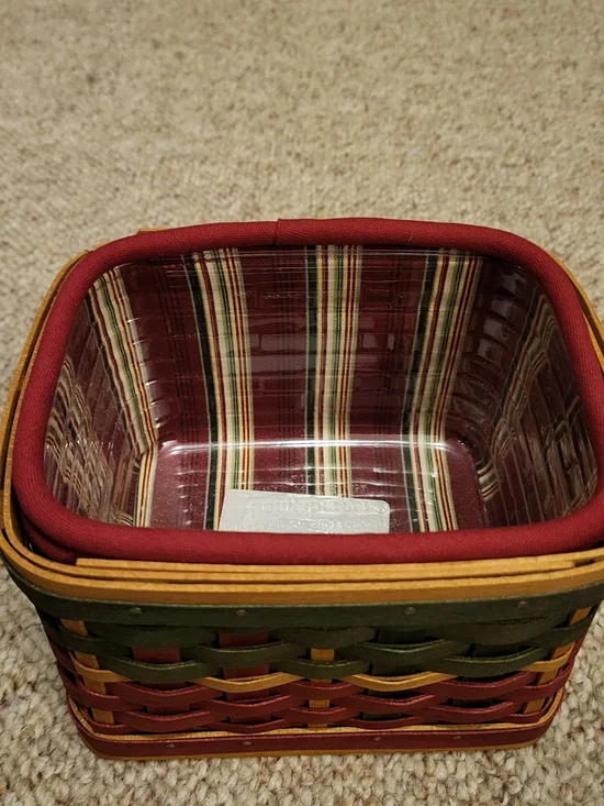 *Signed* NWT 2006 Longaberger Holiday Home Basket.