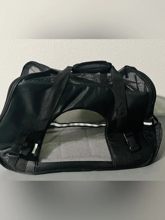 Black Men's Mesh Travel Duffel Bag