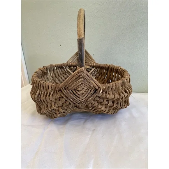 BUTTOCKS egg splint basket‎ handmade rustic vintage primitive God's Eye 10x10x7