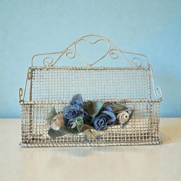 Vintage Cottagecore Cream Wire Wall‎ Basket Heart Rosette Mail Organizer