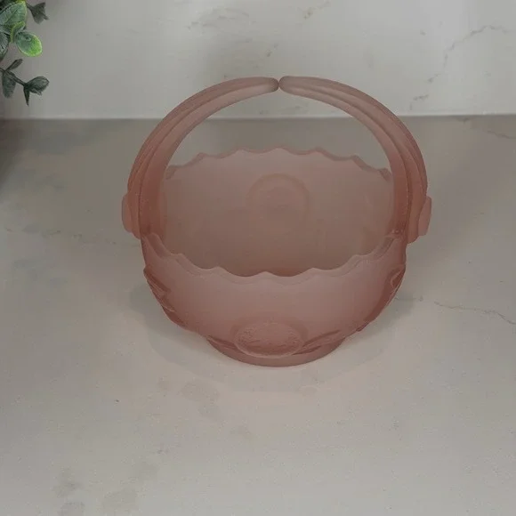 Vintage 1980s Lenox Imperial Pink Frosted Satin Glass Buttons‎ & Bow Basket 5