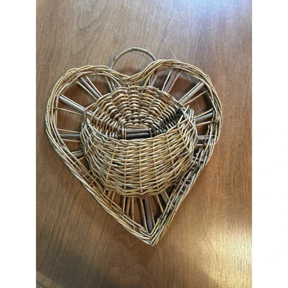 Vintage Wicker Wall Basket Hanging Planter Woven Rattan Heart‎ Shape Cottagecore