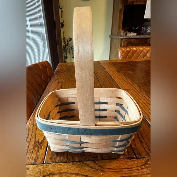 1993 Longaberger Handwoven Basket Green Weave Handle USA