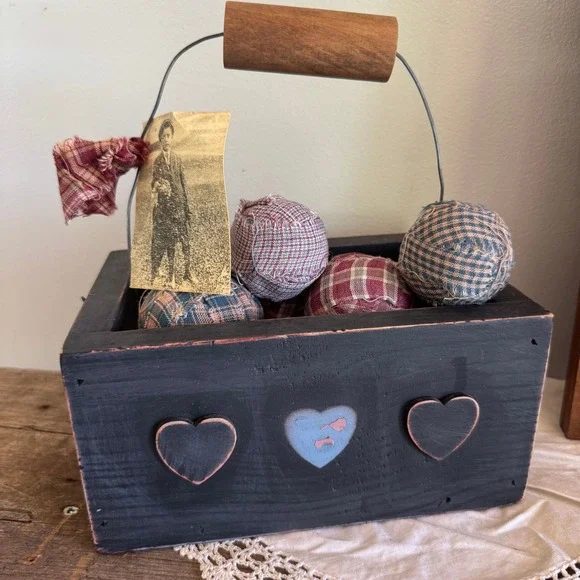 Primitive Wood Caddy Heart Cutouts Distressed Black Wire Handle Plaid Rag Balls