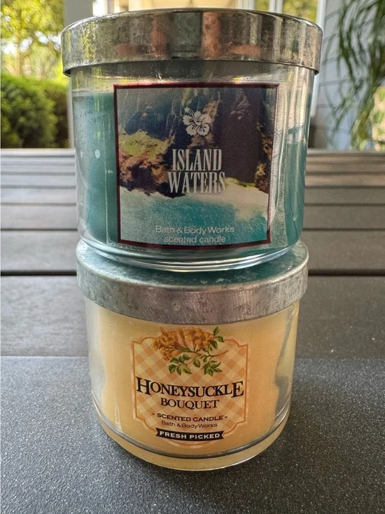 Bath & Body Works Mini Island Waters & Honeysuckle Bouquet 2014 Candle Duo