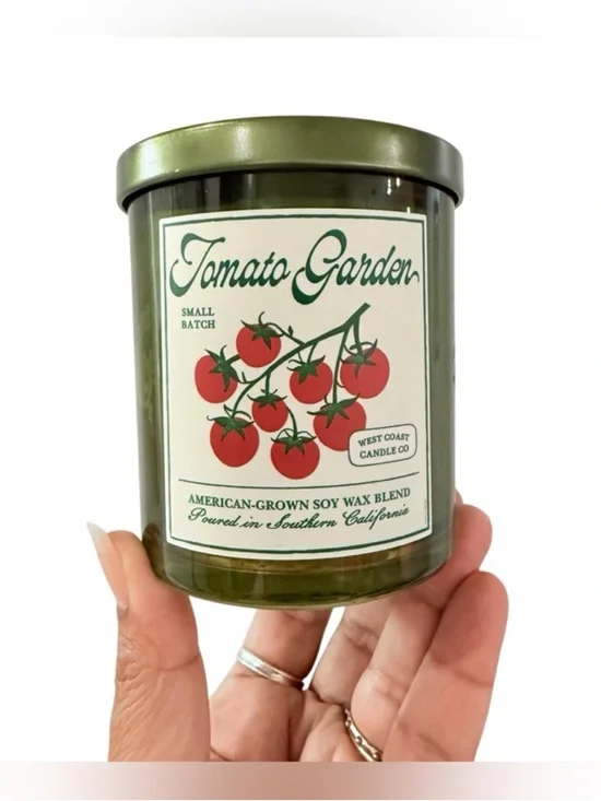 Leoben Company Tomato Garden Soy Scented Candle - Green Glass Jar