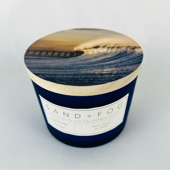 NWT Sand + Fog Ocean Mist Candle 2 Wick 12oz Blue Jar Ocean Wave Wood Lid